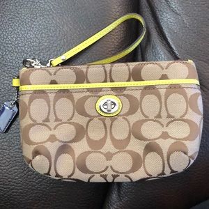 NWOT Coach Wristlet w/ Front Pocket